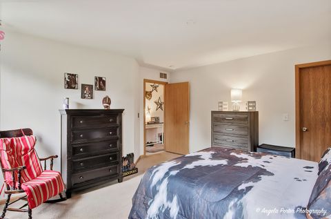 Tiny photo for 2636 Evergreen Circle, McHenry, IL 60050 (MLS # 12639080)
