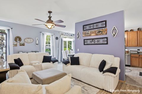 Tiny photo for 2636 Evergreen Circle, McHenry, IL 60050 (MLS # 12639080)