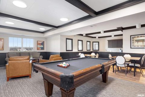 Tiny photo for 2592 MIDDLE Road #103, Bettendorf, IA 52722 (MLS # QC4265628)