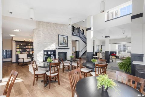 Tiny photo for 2592 MIDDLE Road #103, Bettendorf, IA 52722 (MLS # QC4265628)