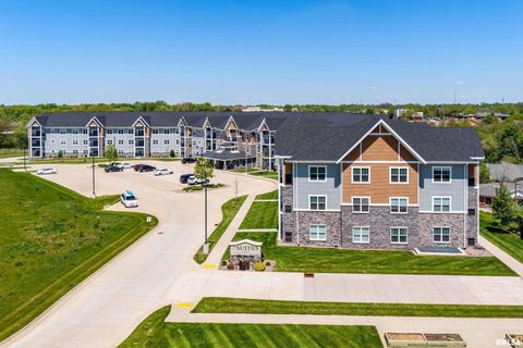 Tiny photo for 2592 MIDDLE Road #103, Bettendorf, IA 52722 (MLS # QC4265628)