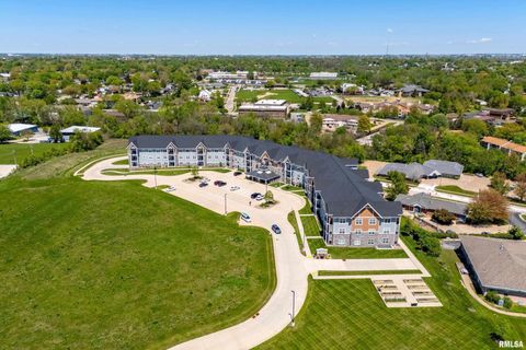 Tiny photo for 2592 MIDDLE Road #103, Bettendorf, IA 52722 (MLS # QC4265628)
