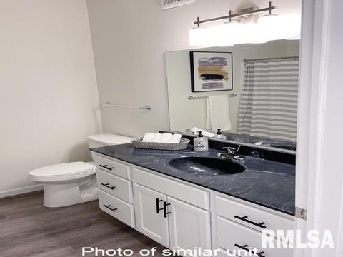 Tiny photo for 2592 MIDDLE Road #103, Bettendorf, IA 52722 (MLS # QC4265628)