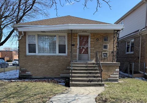 Photo of 4601 S Komensky Avenue, Chicago, IL 60632 (MLS # 12584102)