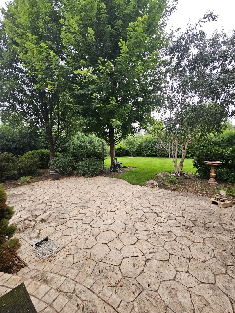 10 Montclair Drive