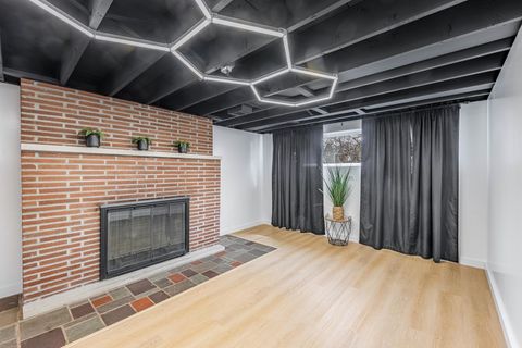 Tiny photo for 9220 S Avers Avenue, Evergreen Park, IL 60805 (MLS # 12599723)