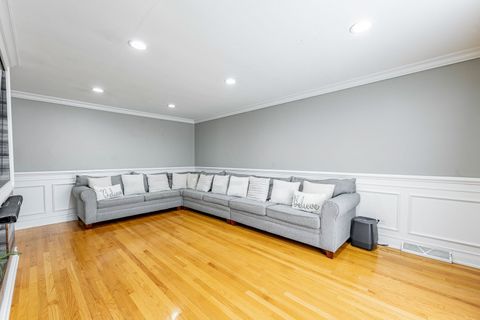 Tiny photo for 9220 S Avers Avenue, Evergreen Park, IL 60805 (MLS # 12599723)