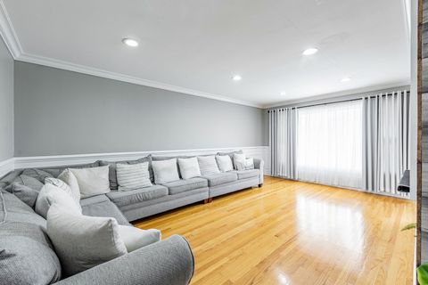 Tiny photo for 9220 S Avers Avenue, Evergreen Park, IL 60805 (MLS # 12599723)