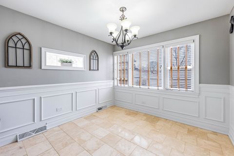 Tiny photo for 9220 S Avers Avenue, Evergreen Park, IL 60805 (MLS # 12599723)