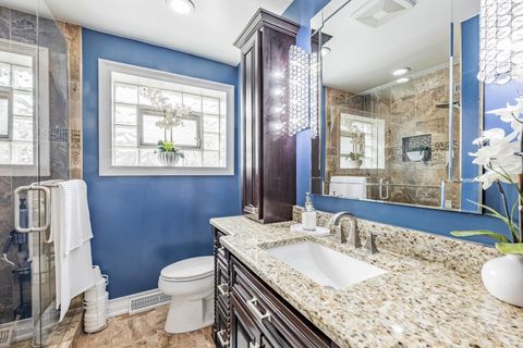 Tiny photo for 9220 S Avers Avenue, Evergreen Park, IL 60805 (MLS # 12599723)