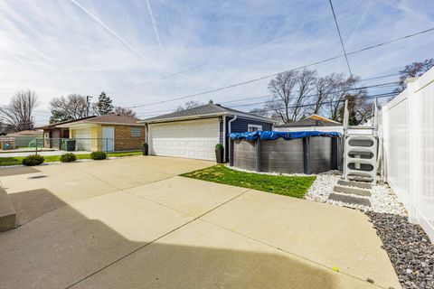 Tiny photo for 9220 S Avers Avenue, Evergreen Park, IL 60805 (MLS # 12599723)