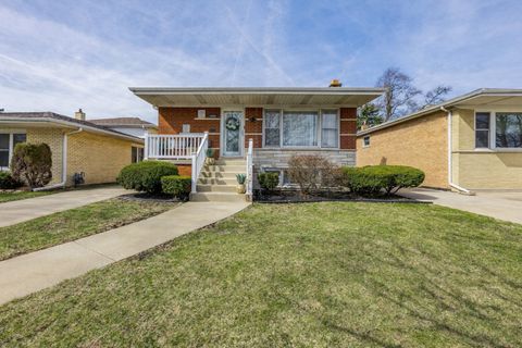 Photo of 9220 S Avers Avenue, Evergreen Park, IL 60805 (MLS # 12599723)