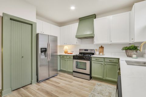 Tiny photo for 983 Ellsworth Drive, Grayslake, IL 60030 (MLS # 12524390)