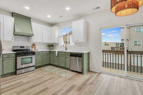 Tiny photo for 983 Ellsworth Drive, Grayslake, IL 60030 (MLS # 12524390)