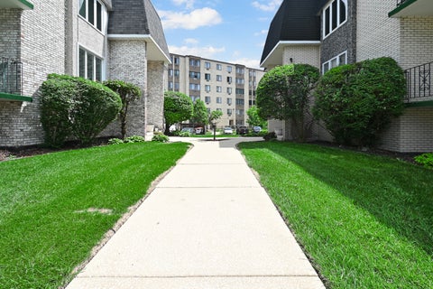 Tiny photo for 4011 W 97th Street #2N, Oak Lawn, IL 60453 (MLS # 12690401)