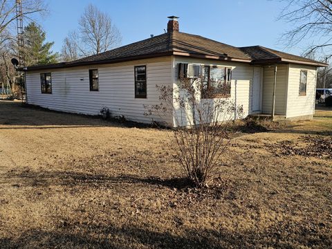 607 S Broadway Waltonville IL 62894