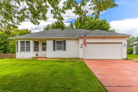 Tiny photo for 807 Aspen Way, Genoa, IL 60135 (MLS # 12457473)