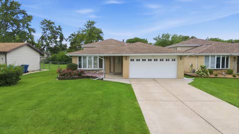 Photo of 11942 S Lawler Avenue, Alsip, IL 60803 (MLS # 12735654)