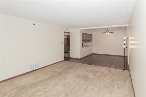 Tiny photo for 440 E Montrose Avenue #106, Wood Dale, IL 60191 (MLS # 12470773)