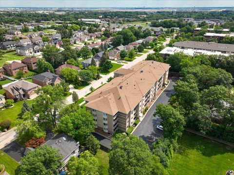 Tiny photo for 440 E Montrose Avenue #106, Wood Dale, IL 60191 (MLS # 12470773)