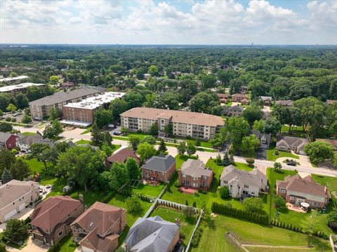 Tiny photo for 440 E Montrose Avenue #106, Wood Dale, IL 60191 (MLS # 12470773)