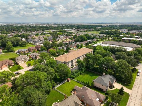 Tiny photo for 440 E Montrose Avenue #106, Wood Dale, IL 60191 (MLS # 12470773)