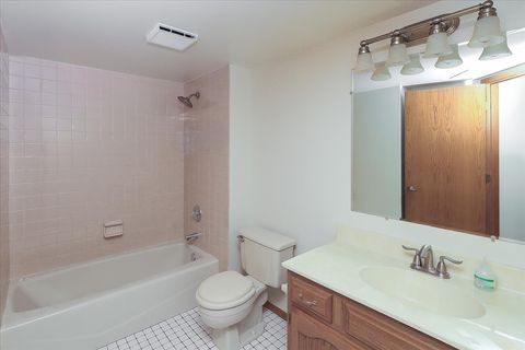 Tiny photo for 440 E Montrose Avenue #106, Wood Dale, IL 60191 (MLS # 12470773)