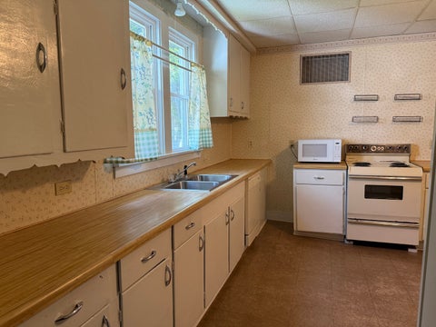 Tiny photo for 1507 N Russell Street, Marion, IL 62959 (MLS # 12743687)