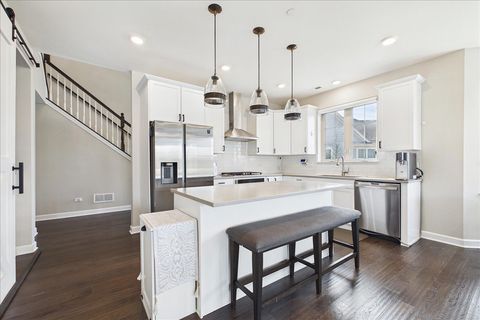 Tiny photo for 33 Woodland Trail, Lincolnshire, IL 60069 (MLS # 12611648)