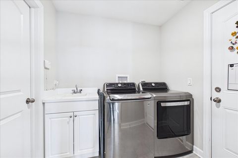 Tiny photo for 33 Woodland Trail, Lincolnshire, IL 60069 (MLS # 12611648)