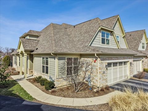 Photo of 33 Woodland Trail, Lincolnshire, IL 60069 (MLS # 12611648)