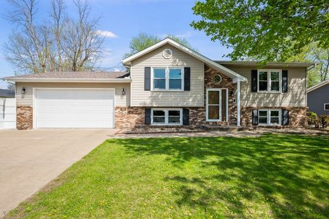 Photo of 509 N 6th Street, Eldridge, IA 52748 (MLS # 12620212)