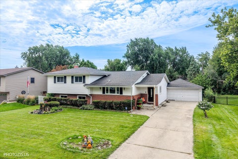 Tiny photo for 831 Sunnyside Road, Roselle, IL 60172 (MLS # 12725431)
