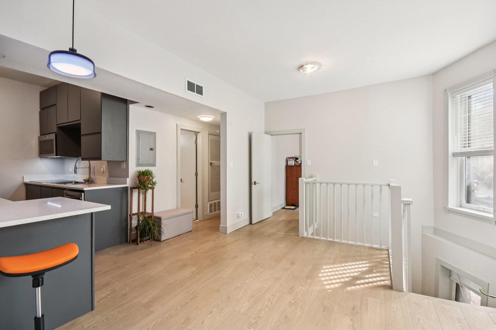 744 W California Terrace 1