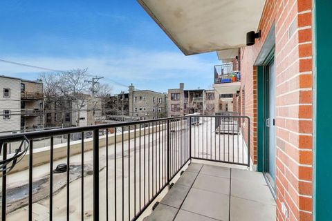Tiny photo for 4848 N SHERIDAN Road #203, Chicago, IL 60640 (MLS # 12575857)