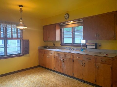 Tiny photo for 321 E Washington Street, Ottawa, IL 61350 (MLS # 12371986)