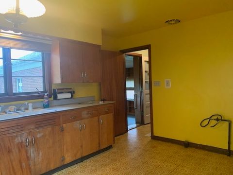 Tiny photo for 321 E Washington Street, Ottawa, IL 61350 (MLS # 12371986)