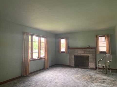 Tiny photo for 321 E Washington Street, Ottawa, IL 61350 (MLS # 12371986)