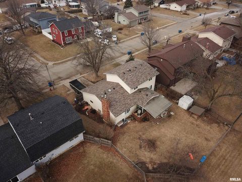 Tiny photo for 513 S 7TH Street, Eldridge, IA 52748 (MLS # QC4261880)