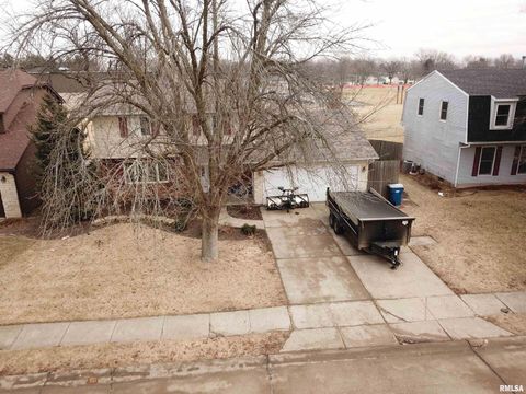 Tiny photo for 513 S 7TH Street, Eldridge, IA 52748 (MLS # QC4261880)