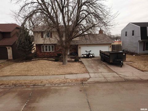 Photo of 513 S 7TH Street, Eldridge, IA 52748 (MLS # QC4261880)