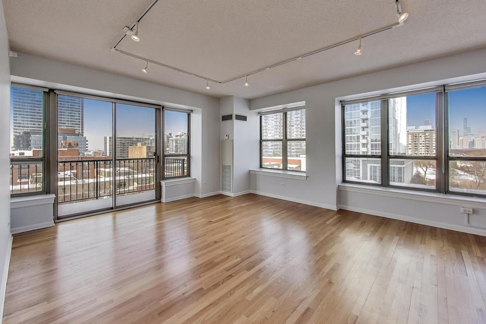 1717 S Prairie Avenue 805