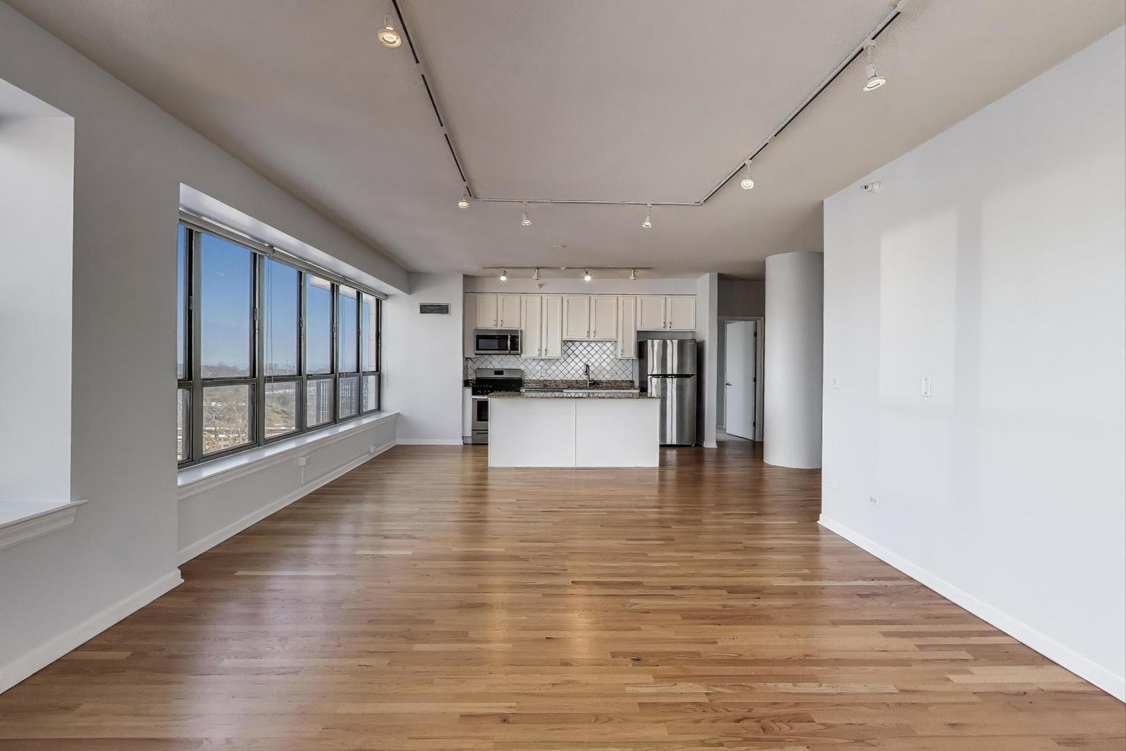 1717 S Prairie Avenue 805