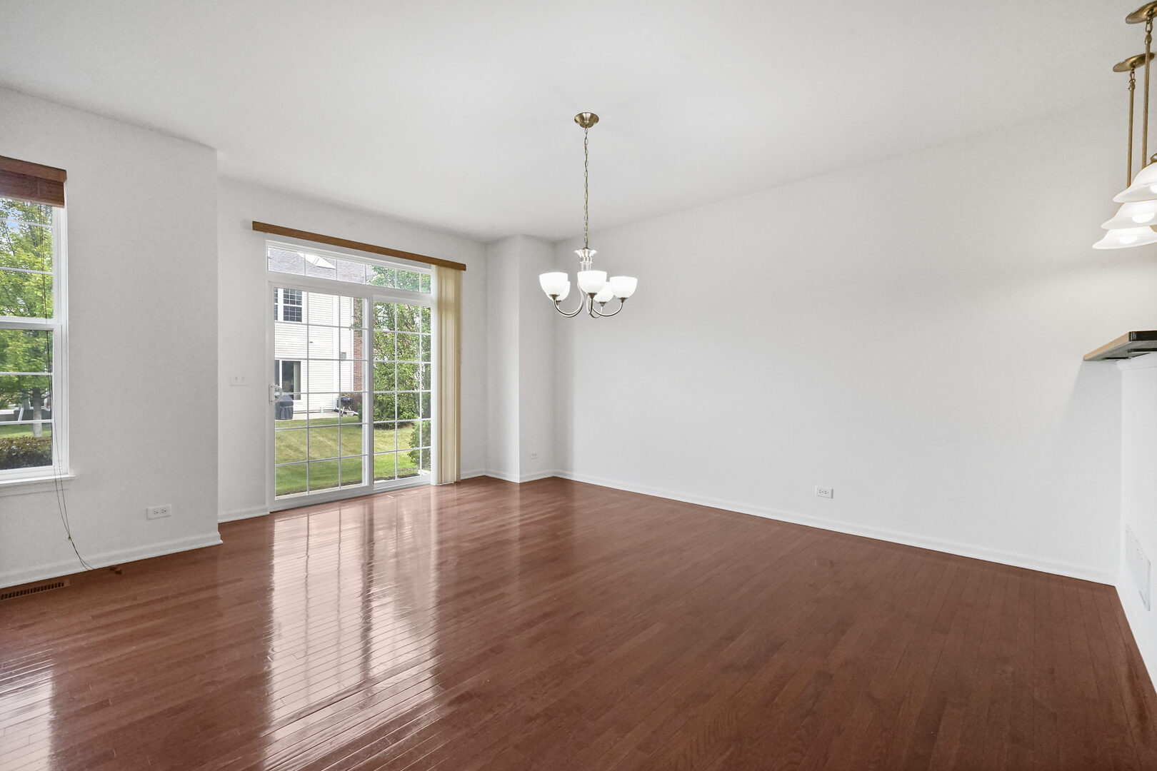 10S429 CARRINGTON Circle