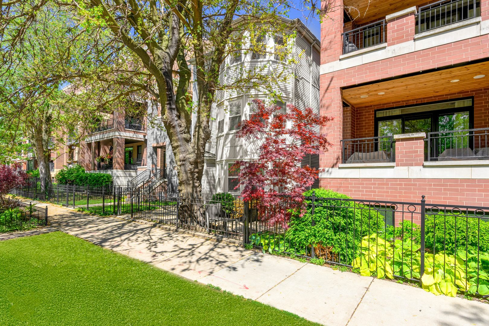 3317 N Seminary Avenue