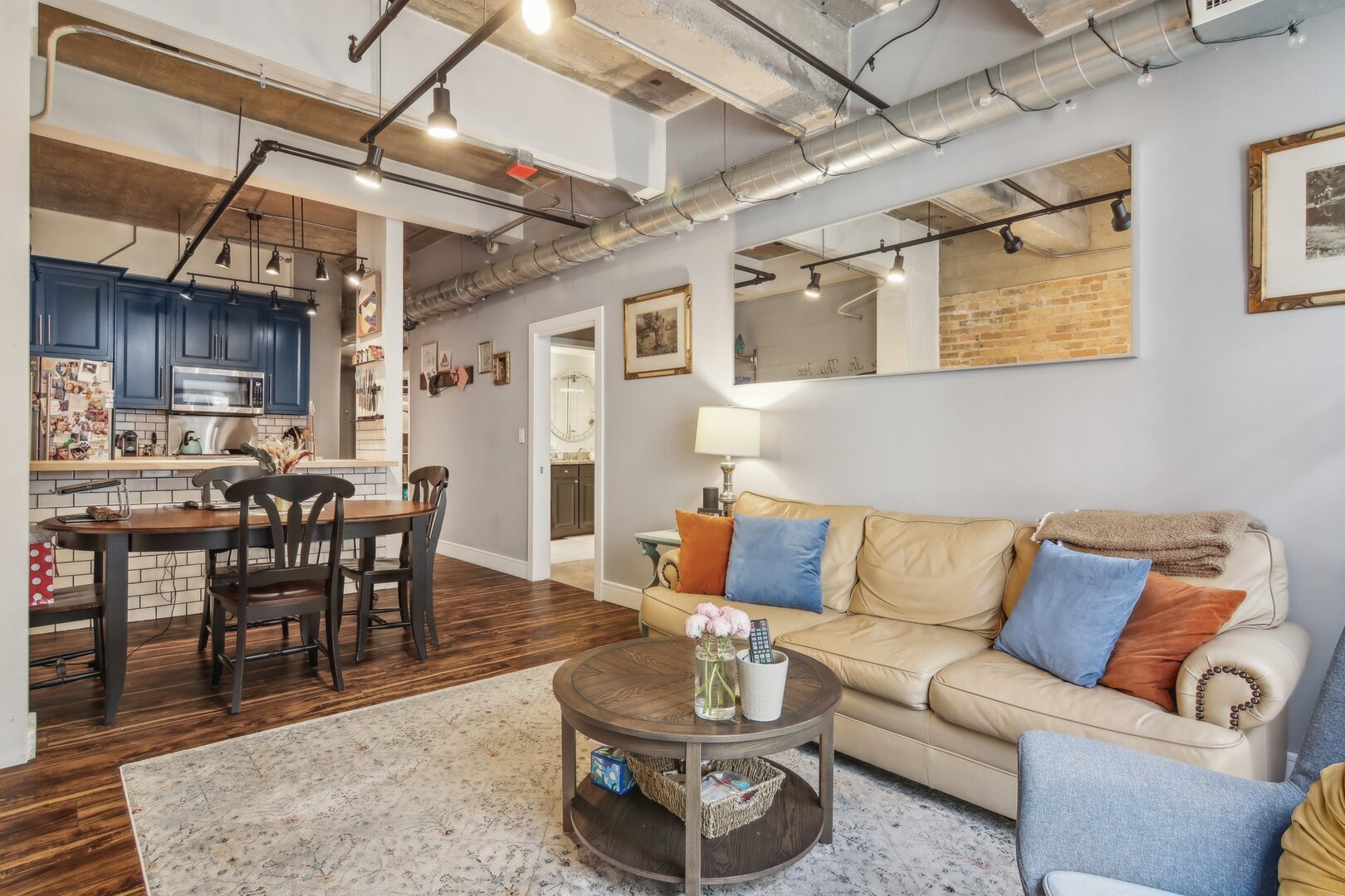 400 W ONTARIO Street 605