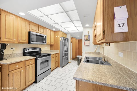 Tiny photo for 1380 Oakwood Avenue #204, Des Plaines, IL 60016 (MLS # 12795998)