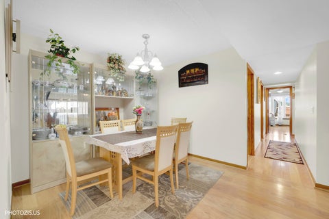 Tiny photo for 1380 Oakwood Avenue #204, Des Plaines, IL 60016 (MLS # 12795998)