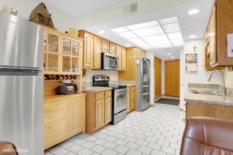 Tiny photo for 1380 Oakwood Avenue #204, Des Plaines, IL 60016 (MLS # 12795998)