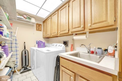Tiny photo for 1380 Oakwood Avenue #204, Des Plaines, IL 60016 (MLS # 12795998)